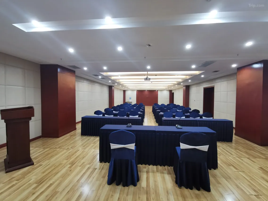 贵州寰宇洞察智库咨询集团遵义培训基地培训会议室 - 专业培训场地